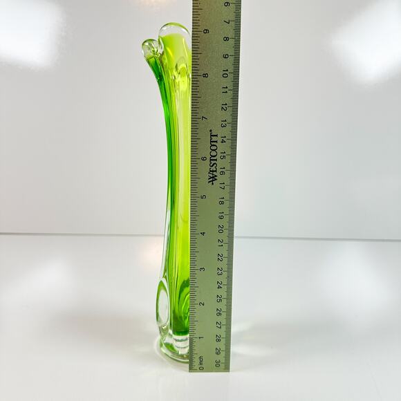 Green Sommerso Stretched Art Glass Vase 9" Ruffled Rim Mid Century - Picture 10 of 12